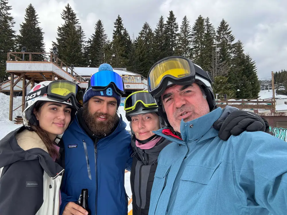 Porodični Časovi Snowboarda na Kopaoniku — Roditelji i Deca na Snegu